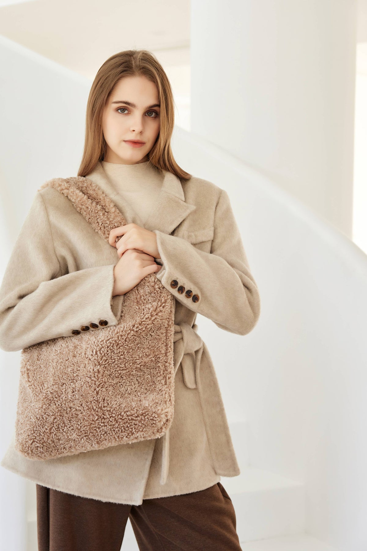 Women's Faux Shearling Tote Shoulder Bag: LIGHT TAUPE