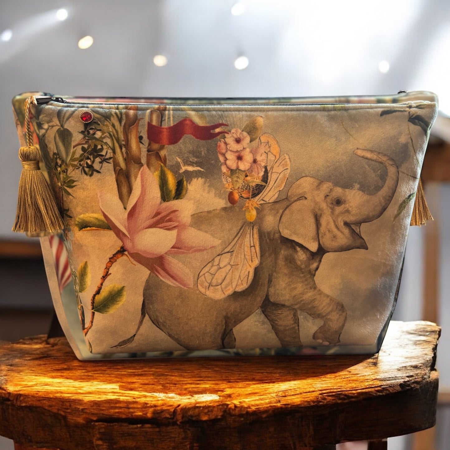 (Elephant and hot air ballon velvet Wash Bag