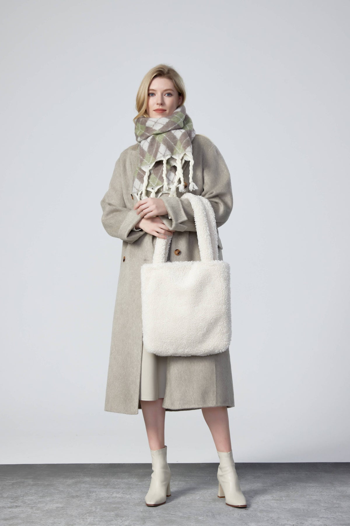 Women's Faux Shearling Tote Shoulder Bag: CREAM