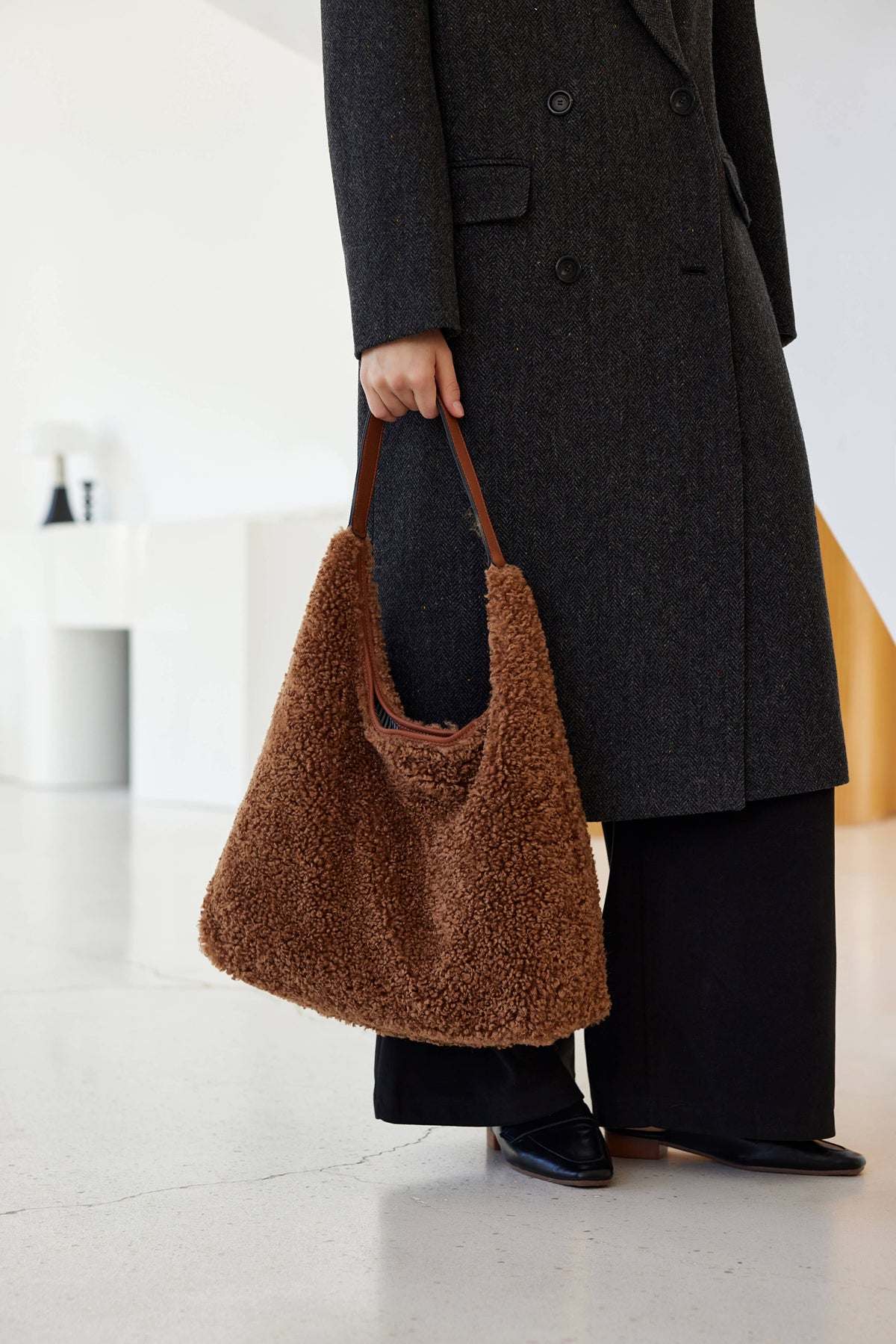 Women's Faux Shearling & Genuine Leather Hobo Handbag: TAN
